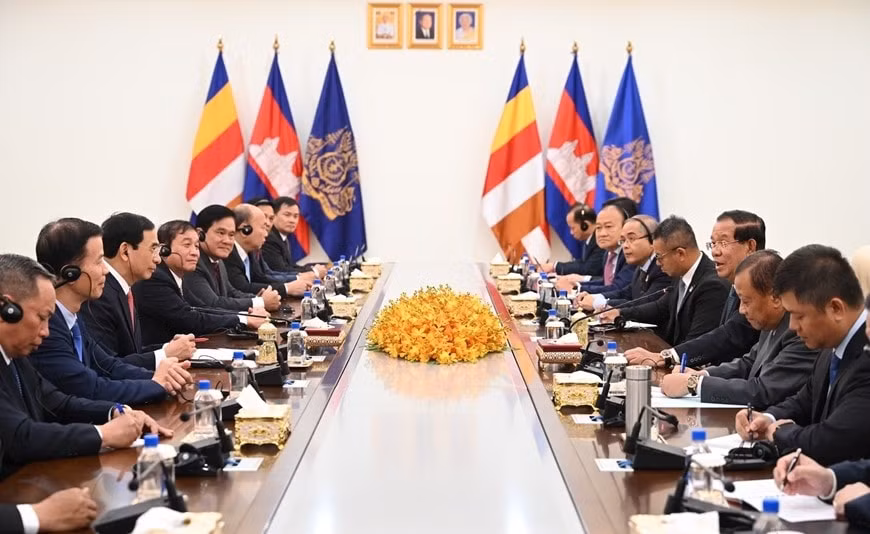 dai tuong phan van giang chao xa giao chu tich dang nhan dan campuchia chu tich thuong vien campuchia hun sen hinh 2
