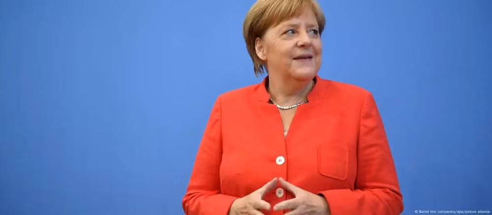cuu thu tuong duc merkel noi gi ve ukraine putin va trump trong cuon hoi ky moi hinh 1
