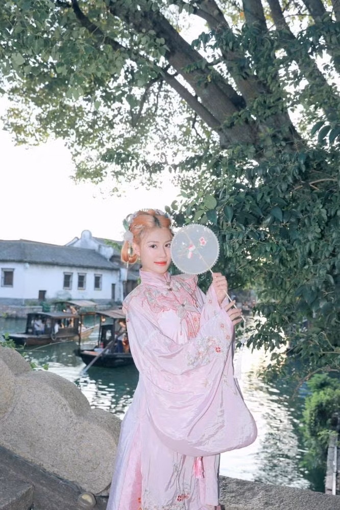 hoang chau anh guong mat duoc danh gia cao tai cuoc thi hoa hau di san ao dai viet nam 2024 hinh 4