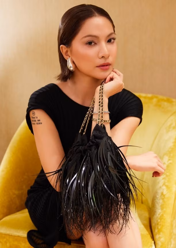 a hau tuong san khoe visual ngot ngao do sac cung diem my 9x tai su kien tory burch hinh 9