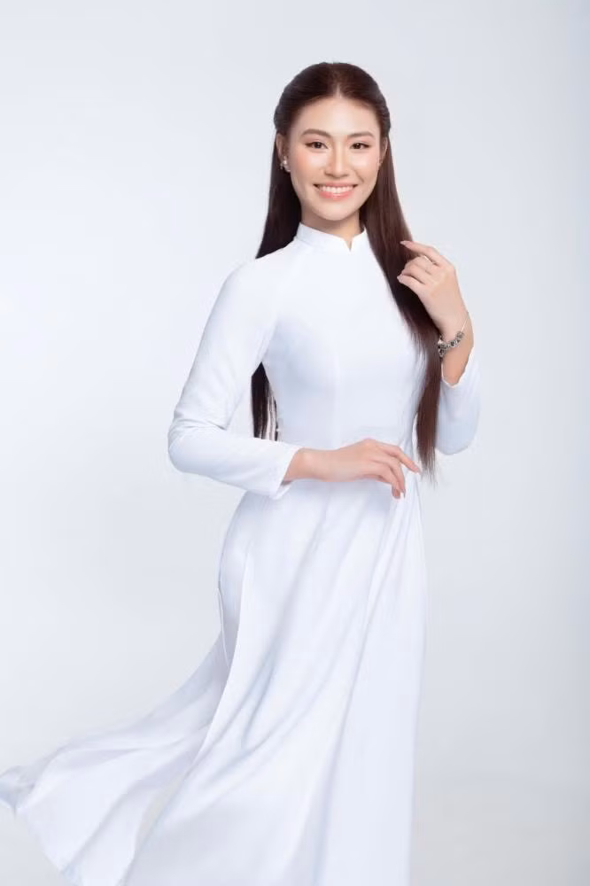 hoang chau anh guong mat duoc danh gia cao tai cuoc thi hoa hau di san ao dai viet nam 2024 hinh 7