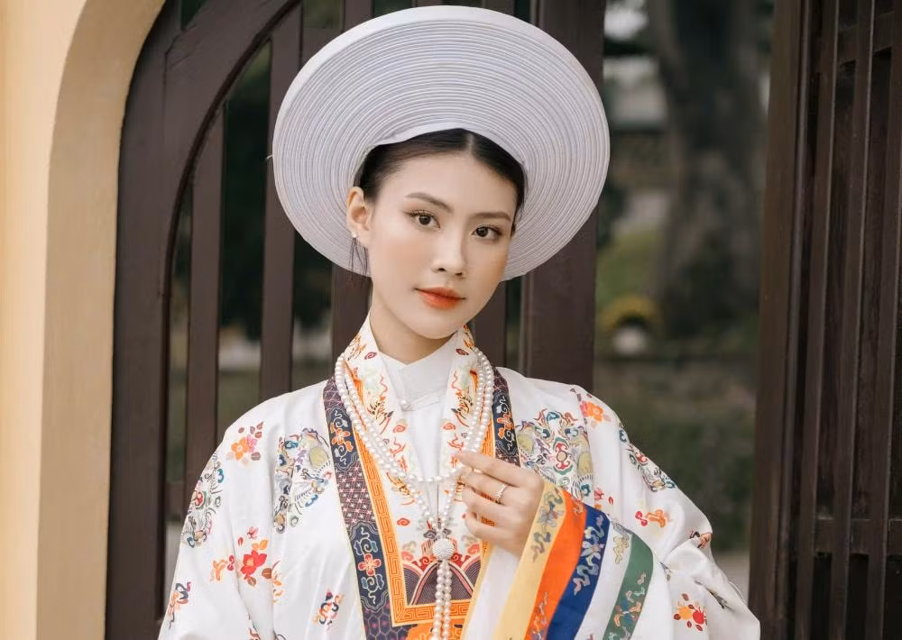 hoang chau anh guong mat duoc danh gia cao tai cuoc thi hoa hau di san ao dai viet nam 2024 hinh 1