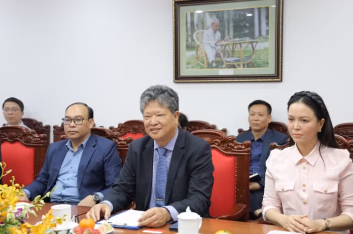 nha xuat ban giao duc gap go trao doi cung trung tam bao ho ban quyen trung quoc hinh 3
