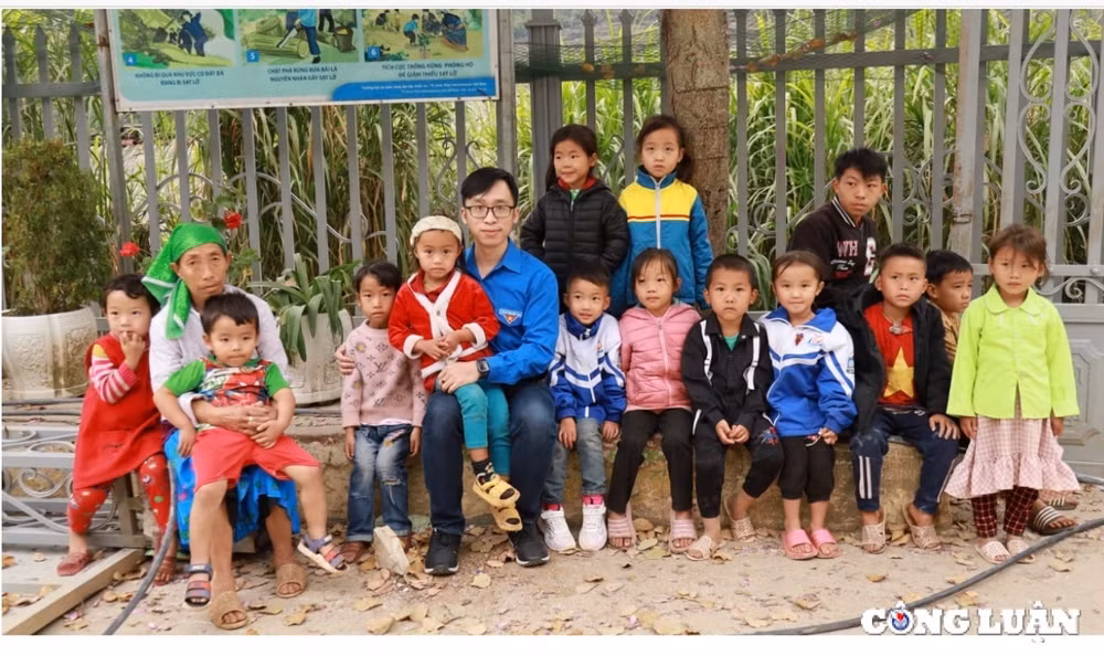 chi doan 1 doan thanh nien co quan trung uong hoi nha bao viet nam dong hanh cung tre em vung cao vuot kho hinh 9