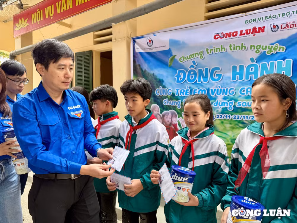 chi doan 1 doan thanh nien co quan trung uong hoi nha bao viet nam dong hanh cung tre em vung cao vuot kho hinh 2