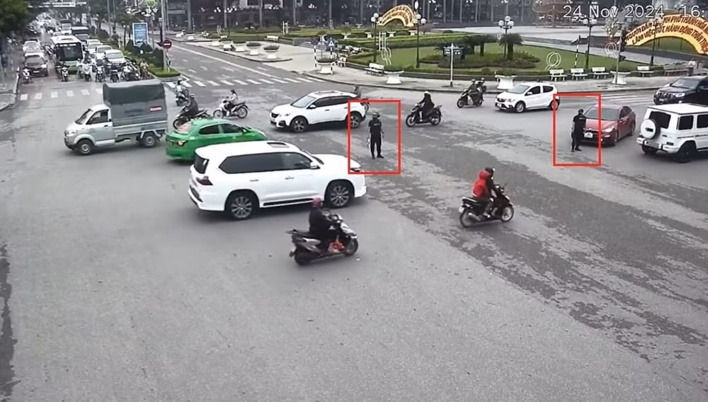 cong an thanh hoa vao cuoc xac minh nhom ve si dep duong cho doan xe dam cuoi di qua hinh 2