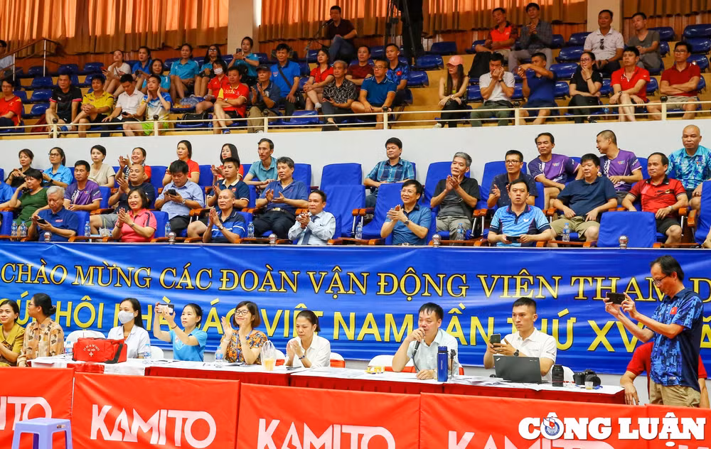 giai vo dich bong ban hoi nha bao viet nam lan thu 17 tranh cup sao vang 2024 san sang khoi tranh hinh 2