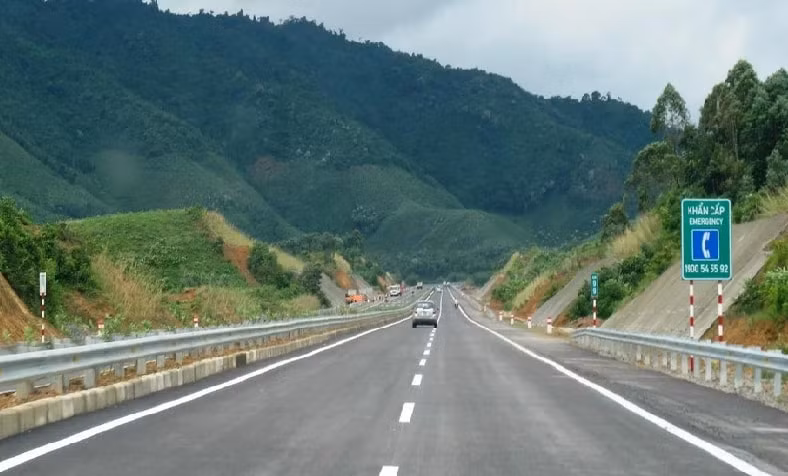 toc do khai thac toi da cho phep tren duong cao toc la 120km h hinh 1