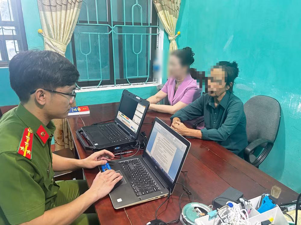 co-quan-canh-sat-dieu-tra-lam-viec-voi-hoang-thi-vui-de-lam-ro-hanh-vi-chiem-doat-tien-cua-15-nguoi-dan-tai-xa-thuong-long-voi-tong-so-tien-hon-24-ty-dong-2679.jpg