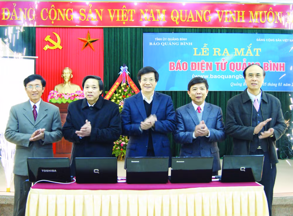 bao quang binh chuyen minh manh me trong ky nguyen so hinh 1