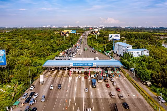 vec xin loi vi cham thong bao dieu chinh muc thu phi tren cac tuyen cao toc hinh 1