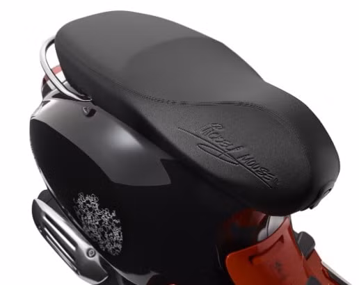 vespa ra mat phien ban gioi han disney mickey mouse hinh 3