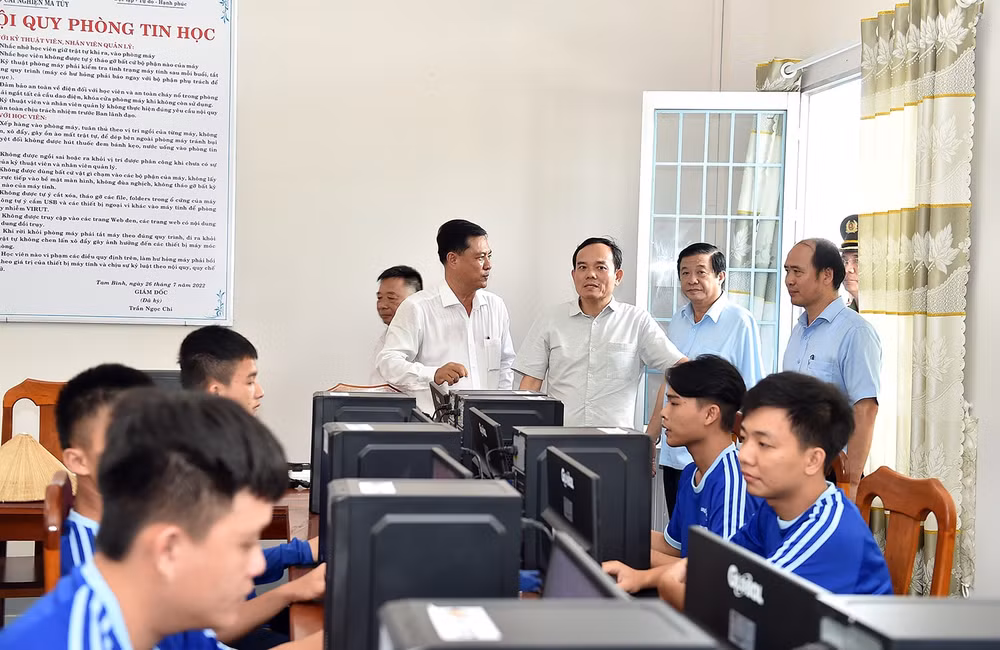 vinh long can phan dau tro thanh hinh mau ve dieu tri cai nghien ma tuy tai dong bang song cuu long hinh 3