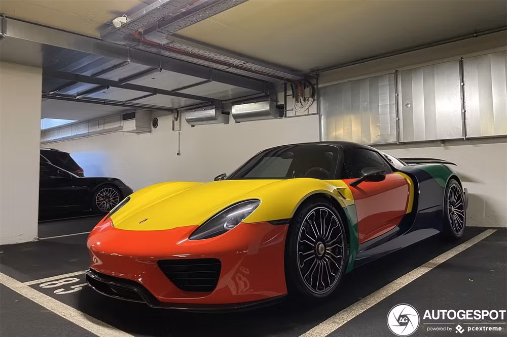 chiem nguong porsche 918 spyder weissach voi cach phoi mau doc dao hinh 4