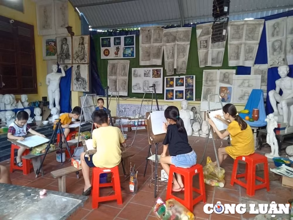 nhieu phu huynh sot sang tim cac khoa hoc he cho con vi khong co nguoi trong tre hinh 1