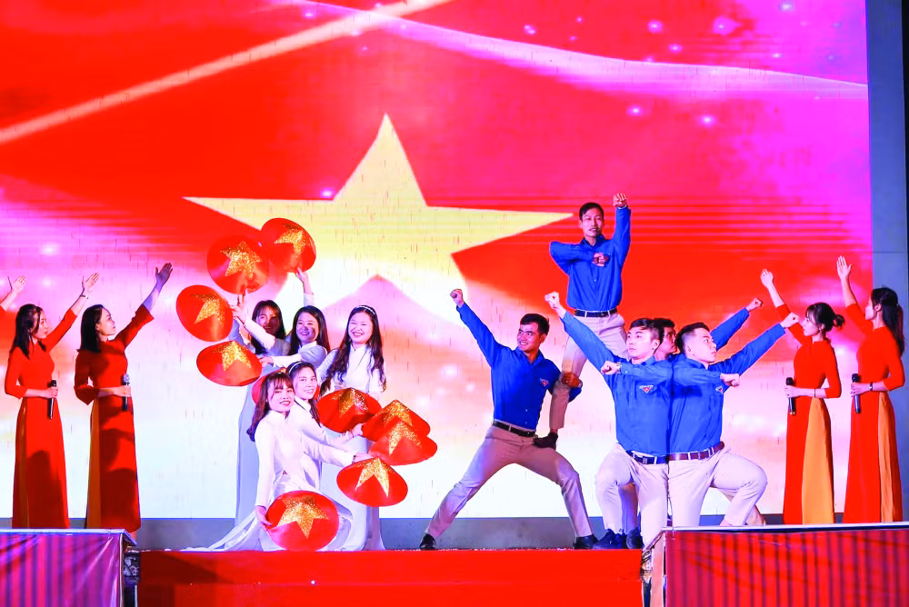 tap doan giao duc quoc te nam viet hanh trinh 15 nam theo duoi su nghiep trong nguoi hinh 3