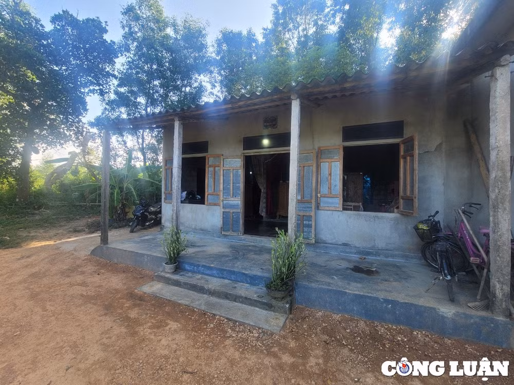 quang tri thuong tam canh cha bi ung thu hai con co nguy co phai nghi hoc hinh 1