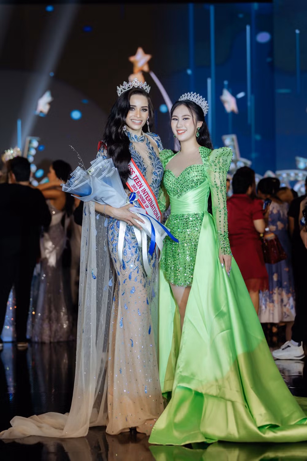 nguyen trang nguyet minh rang ro ngoi ghe giam khao miss teen international 2023 hinh 3