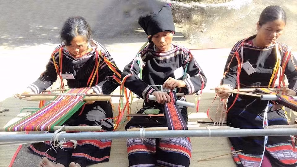 gin giu sac mau tho cam nguoi e de hinh 1