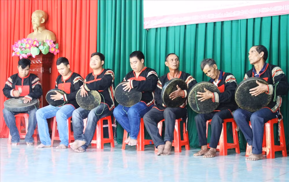 truyen day dien xuong hat ke su thi hat van cua nguoi ede o dak lak hinh 2