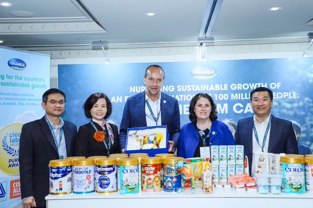 vinamilk dai dien duy nhat den tu asean tham luan va nhan giai thuong lon tai hoi nghi sua toan cau hinh 7