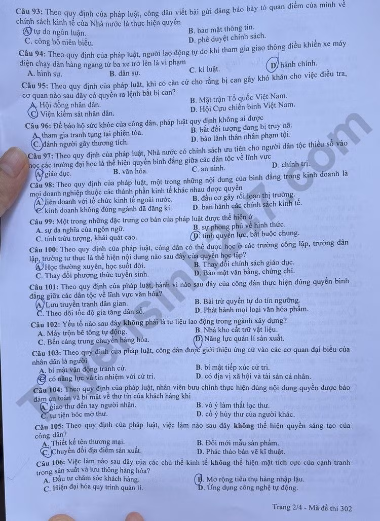 de thi tot nghiep thpt 2023 mon giao duc cong dan ma de 302 hinh 2