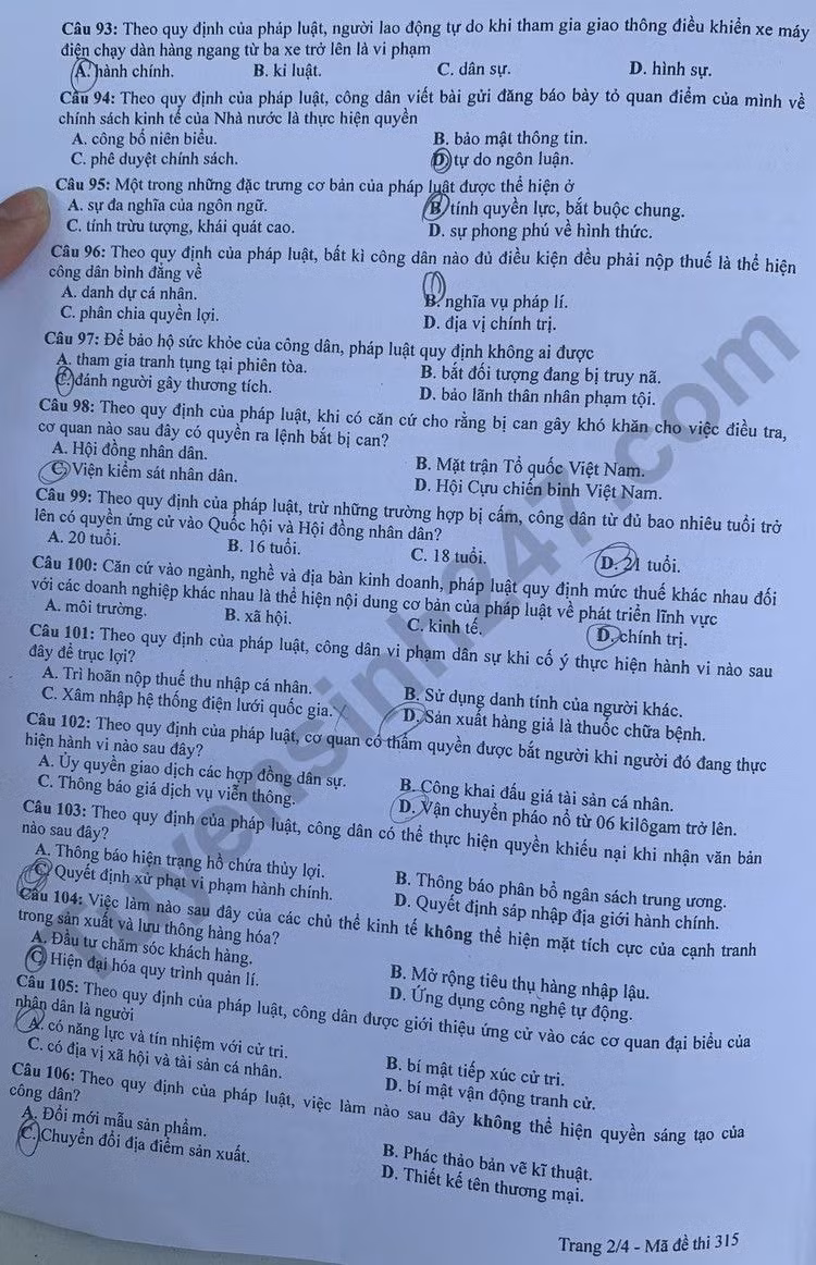 de thi tot nghiep thpt 2023 mon giao duc cong dan ma de 315 hinh 2