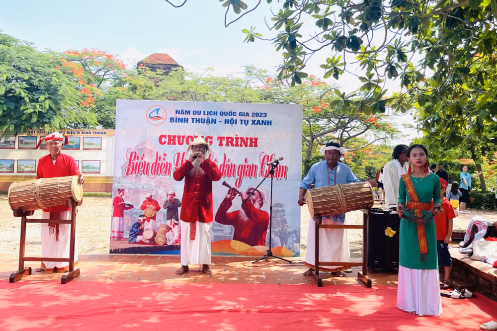 tuan le van hoa duong pho nam du lich quoc gia 2023 tai binh thuan hinh 1