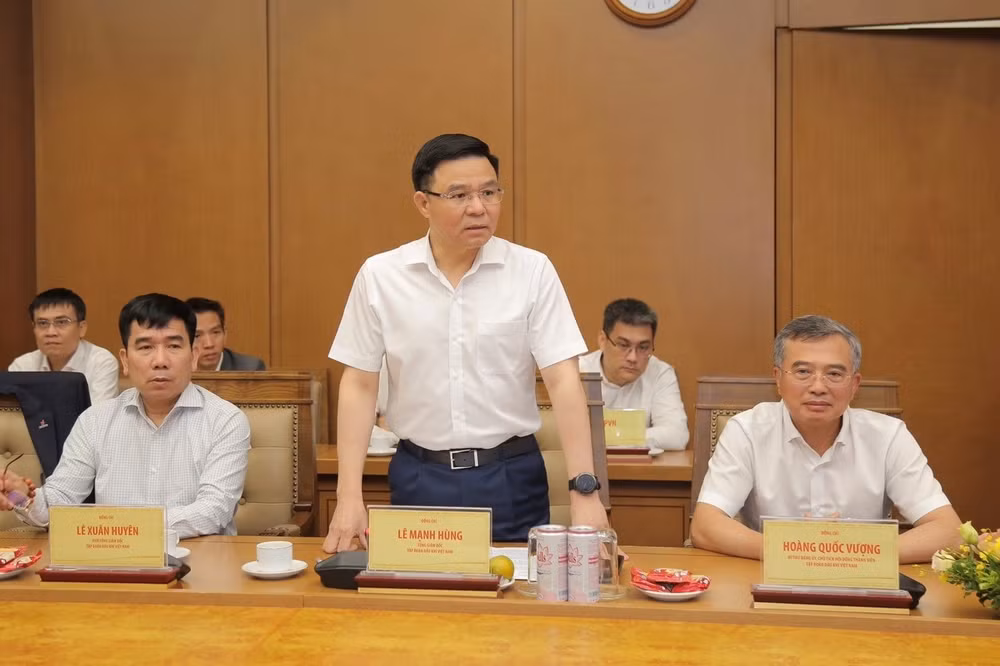 petrovietnam tiep nhan ban giao ho so du an nha may nhiet dien o mon iii va o mon iv hinh 1