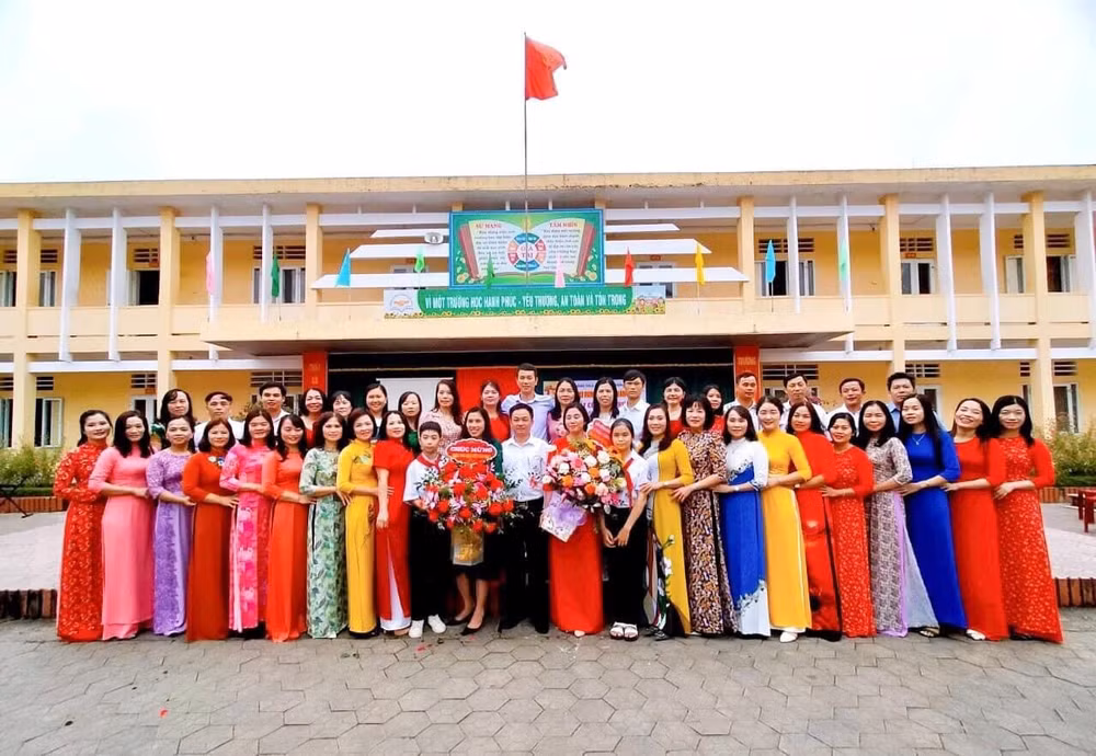 truong thcs nguyen tat thanh diem sang trong day va hoc cua huyen can loc ha tinh hinh 4