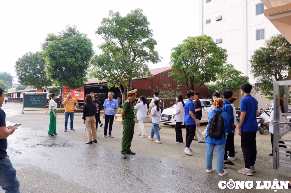 thanh hoa phong vien gap kho khi tac nghiep tai ky thi tot nghiep thpt nam 2023 hinh 1