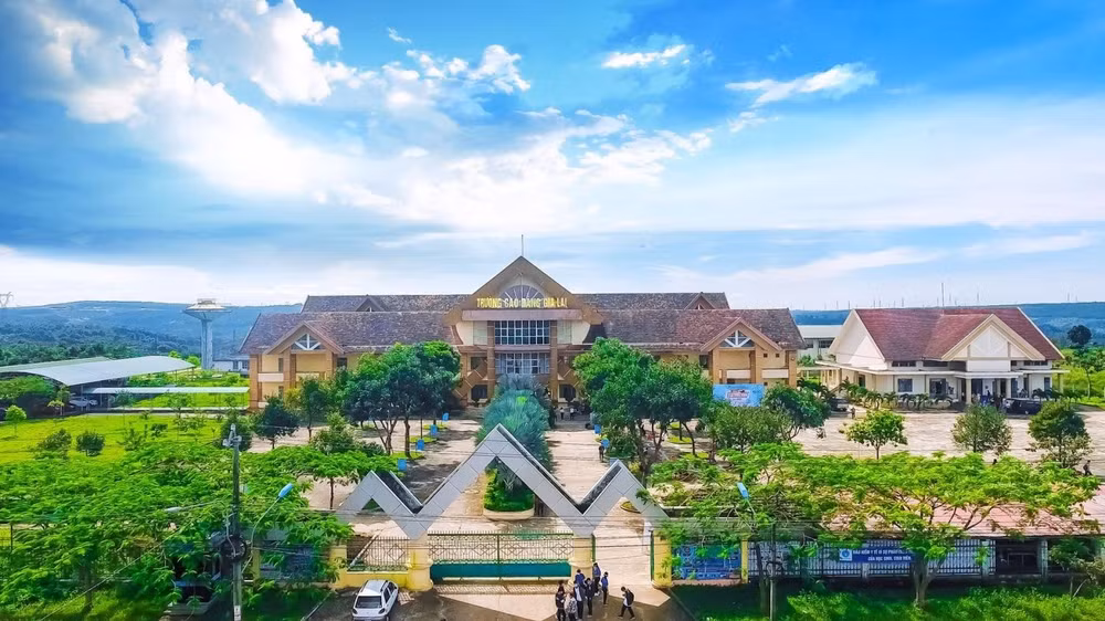 truong-1400x787.jpg