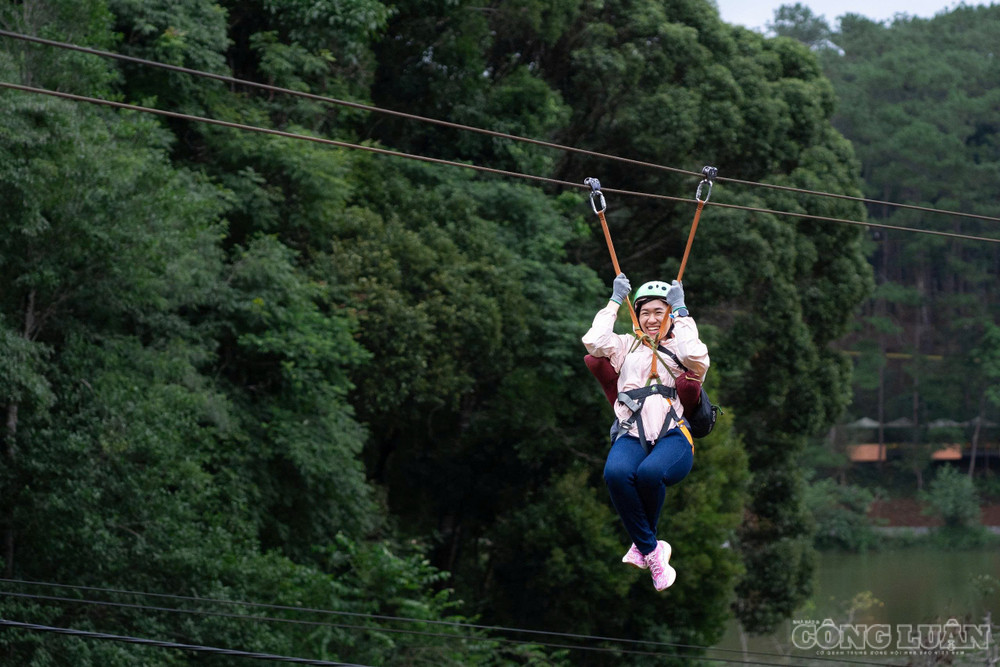 Bên cạnh hệ thống nhà cây, Măng Đen Treehouse còn phát triển nhiều hoạt động trải nghiệm như zipline, skywalk xuyên tán rừng... clo_br_1790581133285-2146614995054802874-2066533862970347997-8a52f2572fc35caa6787448429006a43.jpg