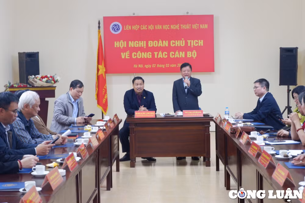 nsna thu dong va nsnd thuy mui duoc bau lam pho chu tich kiem nhiem lien hiep cac hoi vhnt viet nam hinh 2