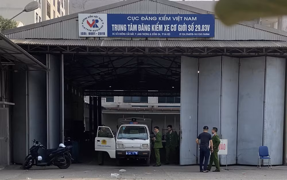 ha noi chi con 7 trung tam dang kiem hoat dong hinh 1