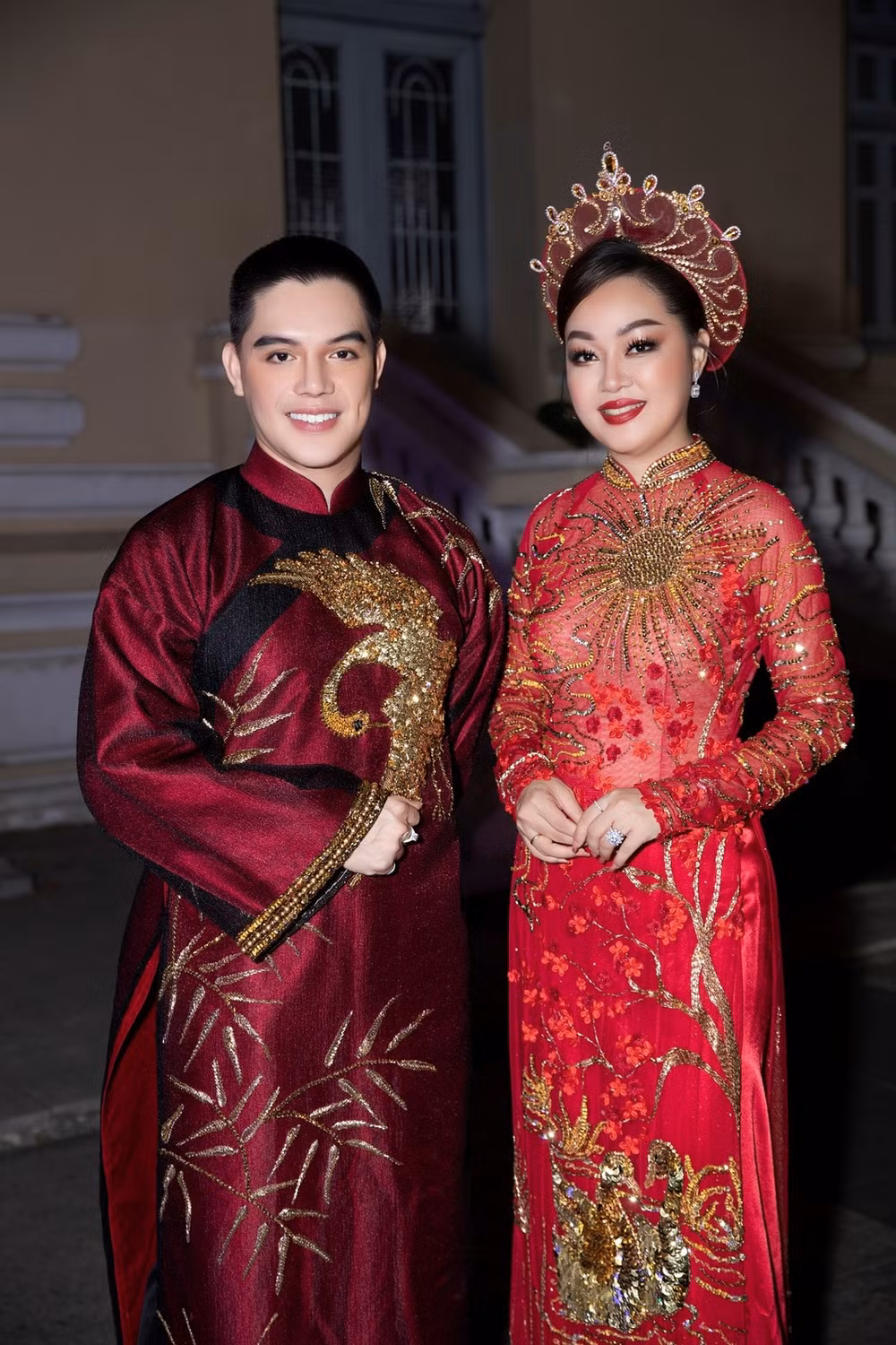 dien ao dai cua ntk brian vo hoa hau hoang thanh nga long lay trong le hoi ao dai tp ho chi minh hinh 4