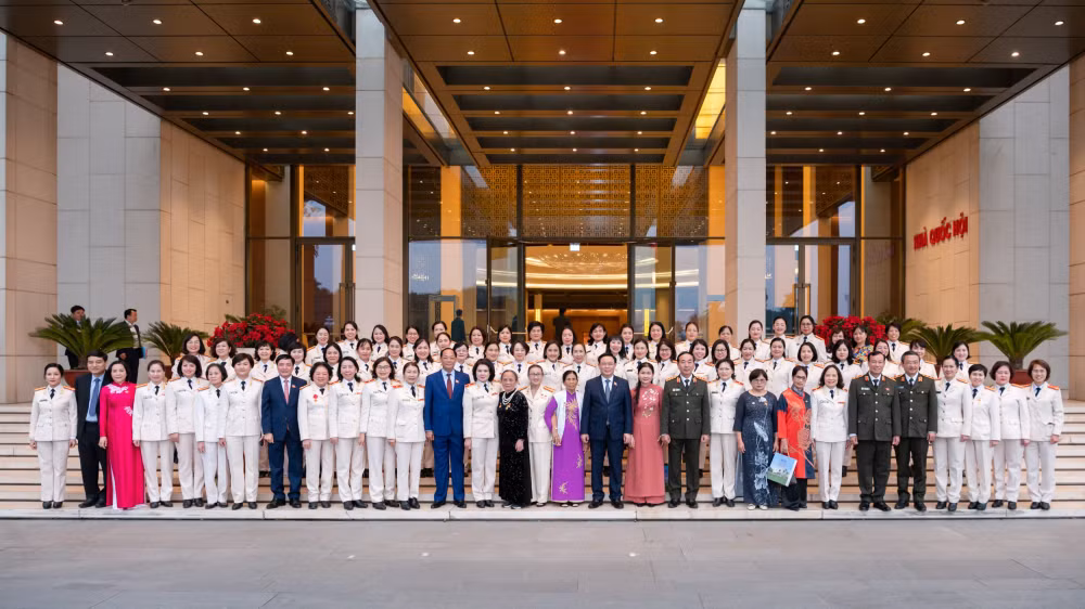 cac the he phu nu cong an nhan dan khong ngung truong thanh khang dinh vi the hinh 5