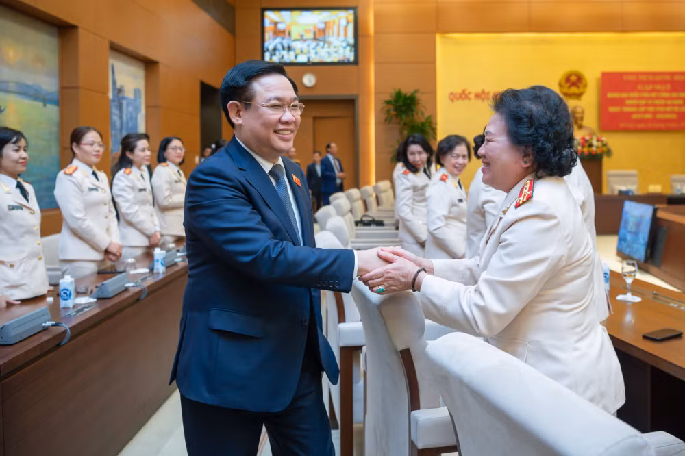 cac the he phu nu cong an nhan dan khong ngung truong thanh khang dinh vi the hinh 1