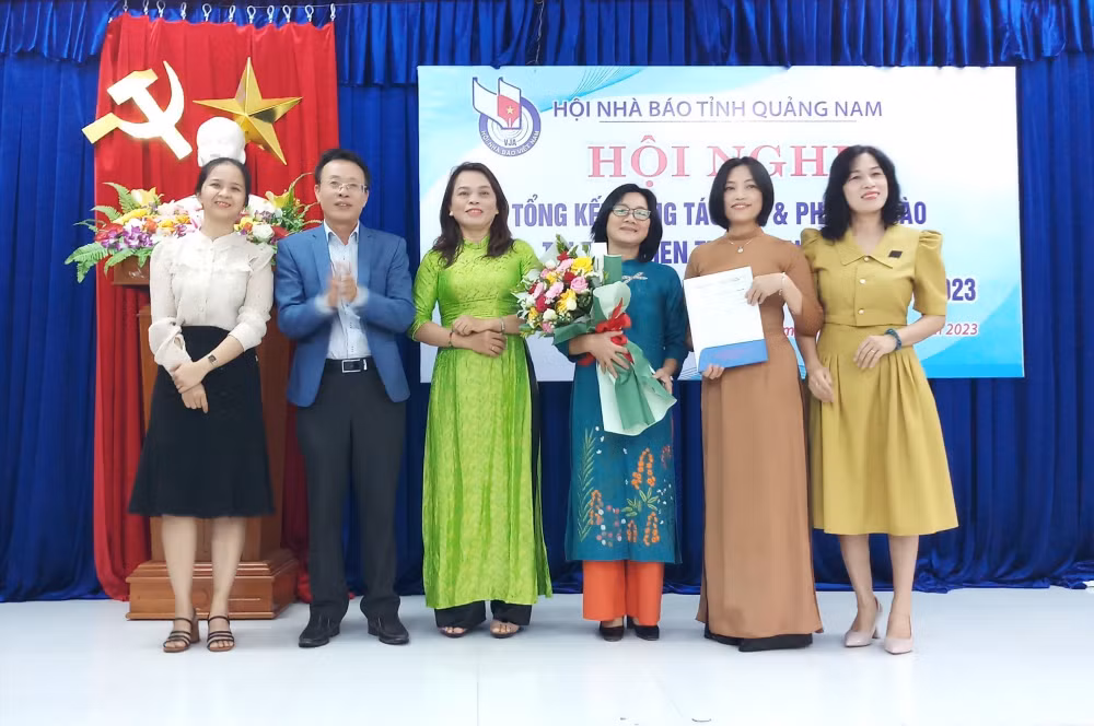 hoi nha bao tinh quang nam khen thuong nhieu hoi vien co thanh tich xuat sac hinh 2