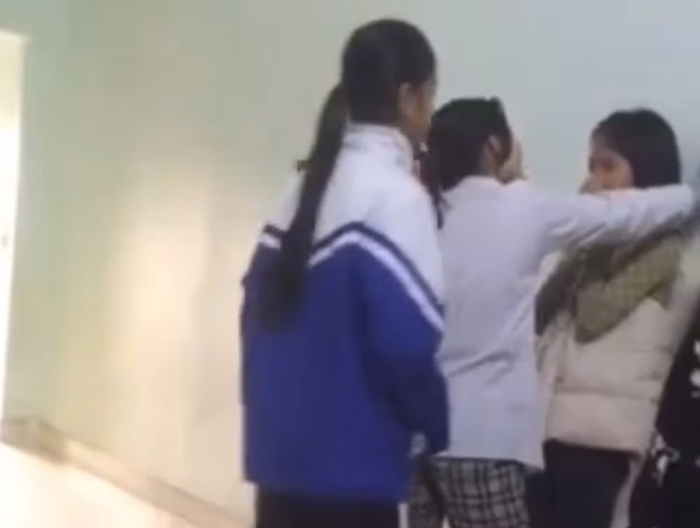 vu nu sinh bi danh hoi dong tai thanh hoa chu tich tp sam son yeu cau lam ro hinh 1