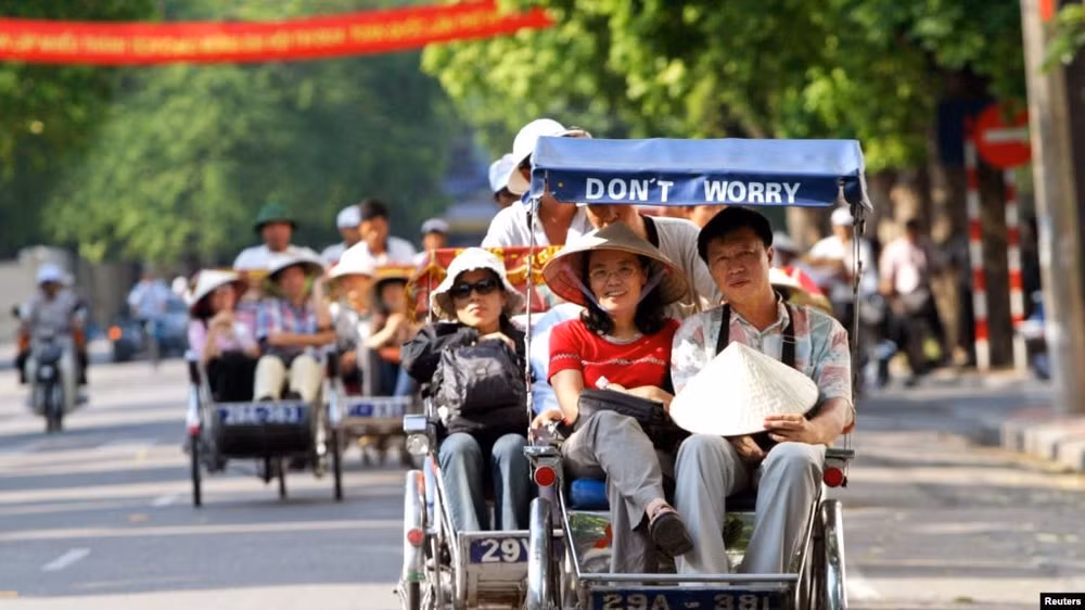 ha noi don gan 2 trieu luot khach du lich trong thang 2 hinh 2