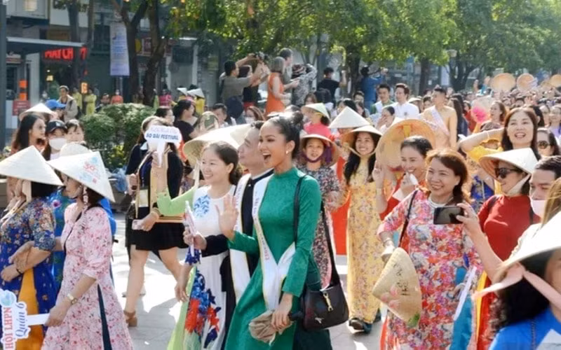 hon 3000 nguoi tham gia dieu hanh voi ao dai tai tp ho chi minh hinh 4