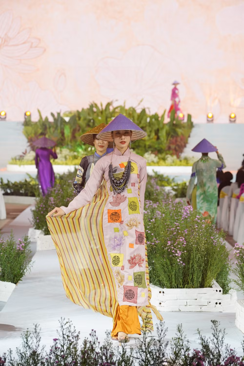 man nhan voi le hoi ao dai tp hcm lan thu 9 hinh 6