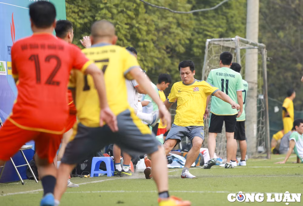 doi bong ttxvn som gianh ve vao ban ket giai bong da cup nha bao va cong luan lan thu ii 2023 hinh 12