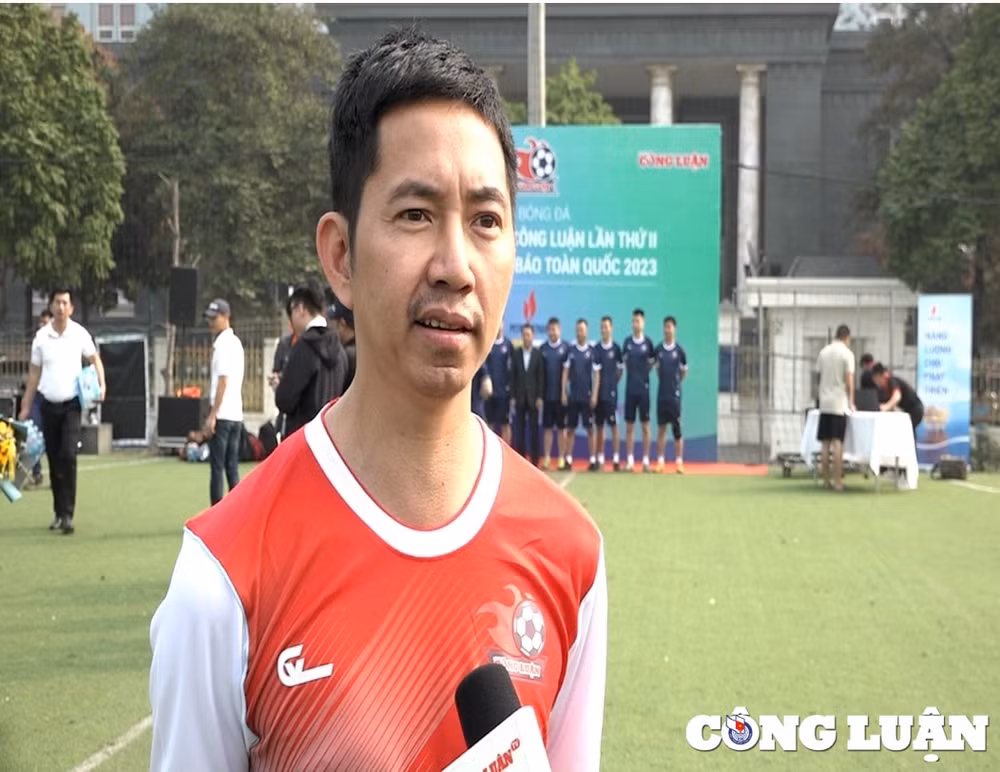 giai bong da cup bao nha bao cong luan san choi bo ich danh cho nguoi lam bao hinh 5