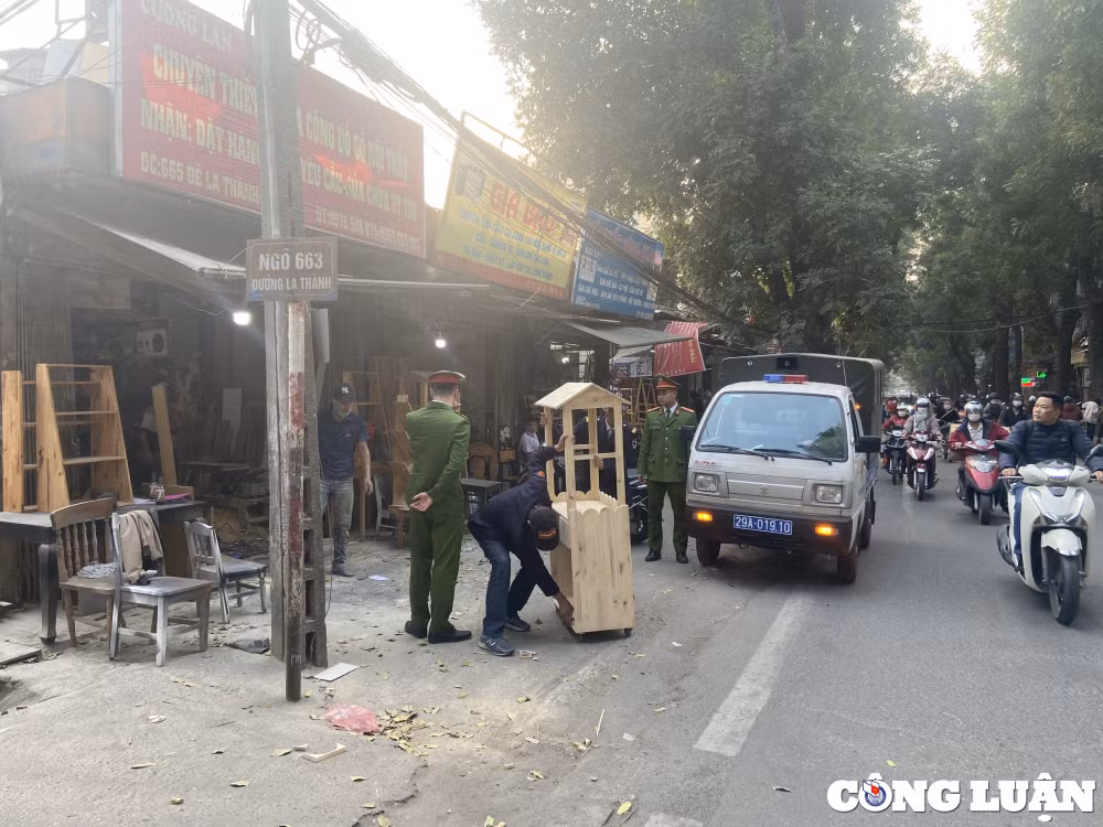 ha noi hang loat phuong ra quan gianh lai via he nguoi dan be do bo chay hinh 19