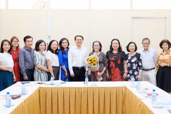 tap chi thoi su y hoc duoc sap nhap ve tap chi khoa hoc pho thong hinh 1
