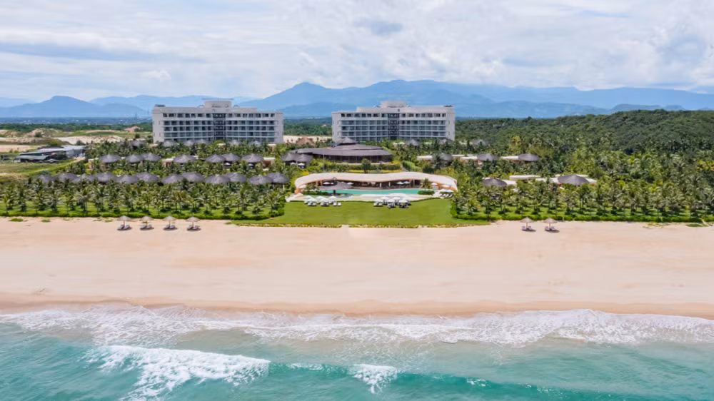 man nhan voi dien mao moi cua ana mandara tai eo bien cam ranh hinh 1