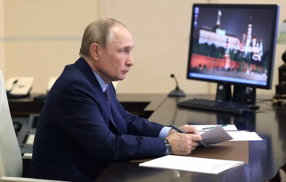 ong putin ky luat ve tieng nga va su dung tu nuoc ngoai hinh 1