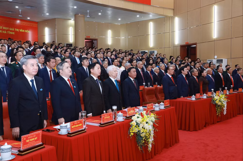 Thường trực Ban Bí thư Trần Cẩm Tú dự và chỉ đạo Đại hội đại biểu Đảng bộ tỉnh Hà Tĩnh 